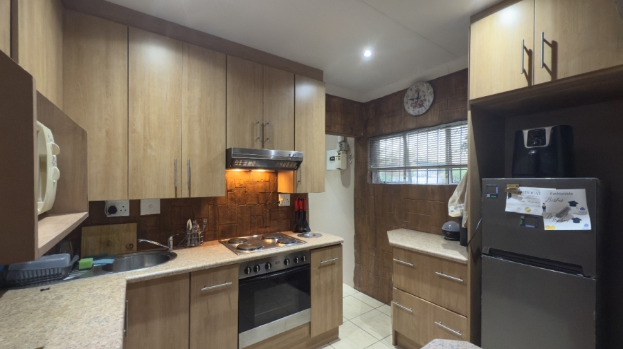 To Let 1 Bedroom Property for Rent in Flamwood North West